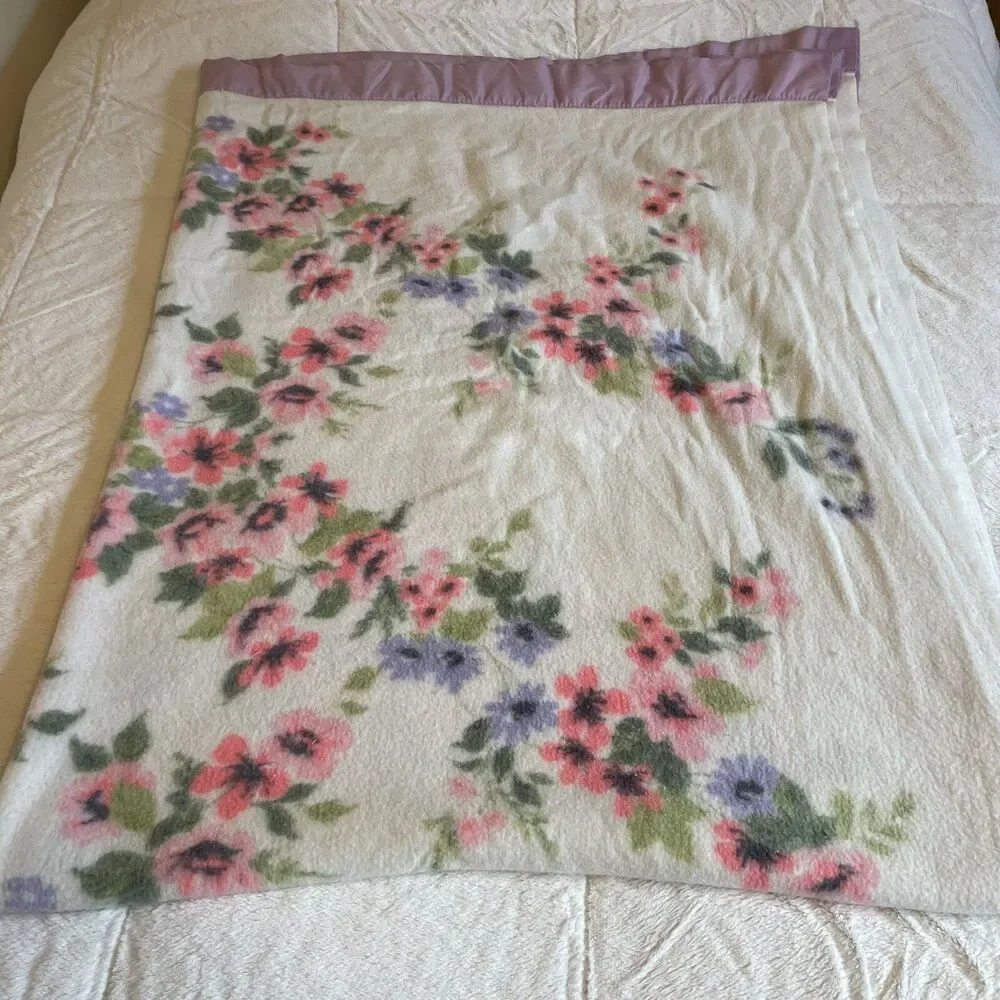Vtg Chatham Blanket Lavender Satin Trim Floral Twin Full Size Acrylic 68x88